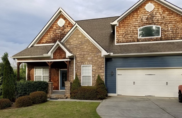Family-Friendly Home on Lake Hartwell!