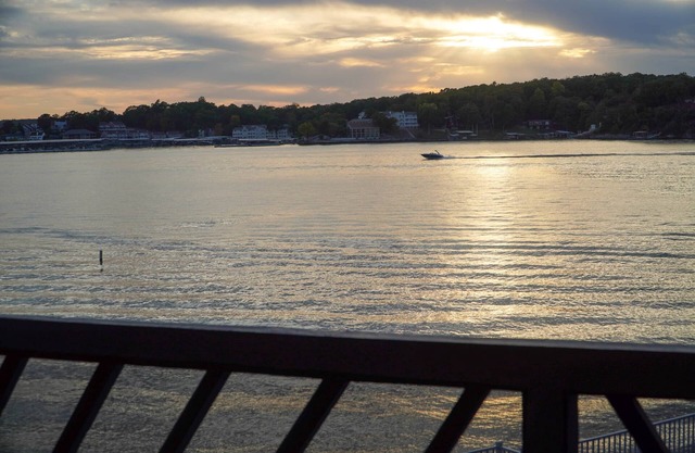 Family-Friendly Lakefront Condo with Breathtaking Views