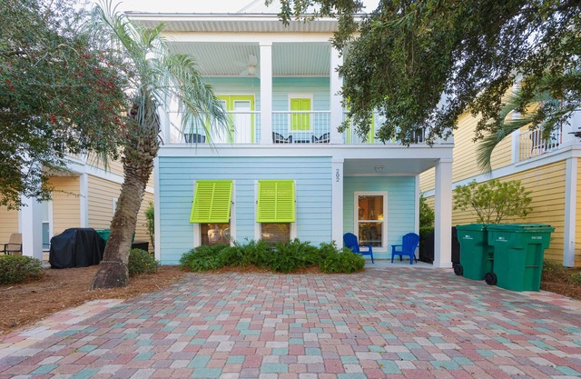 Family Friendly Luxury House near the beach w Outdoor Heated community Pool