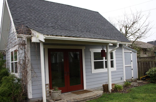 Family-friendly, quiet, clean, feels like home! Beautiful garden!
