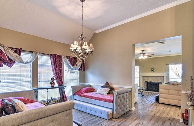 Family-Friendly Retreat Near Lake Houston!