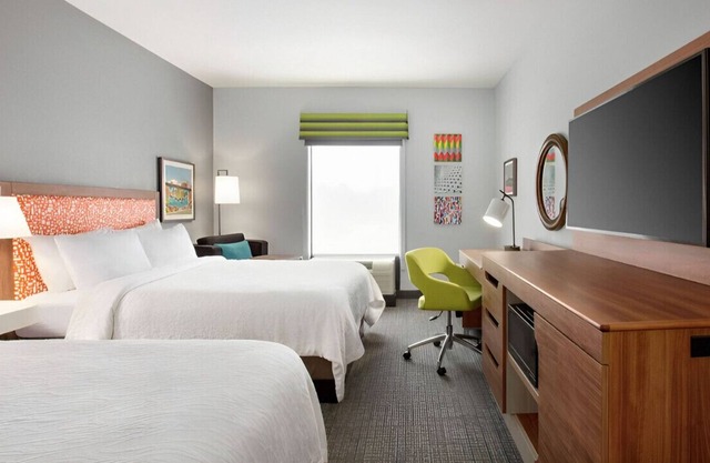 Family-Friendly Room! Breakfast & Parking Include