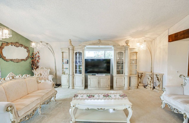 Family-Friendly San Pedro Home: 3 Mi to Beach!