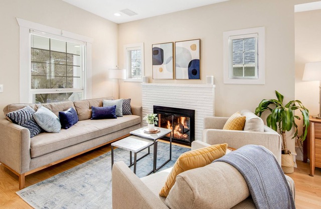 Family-Friendly Seattle Home w/ High-Speed WiFi & Washer/Dryer - Work Remotely!