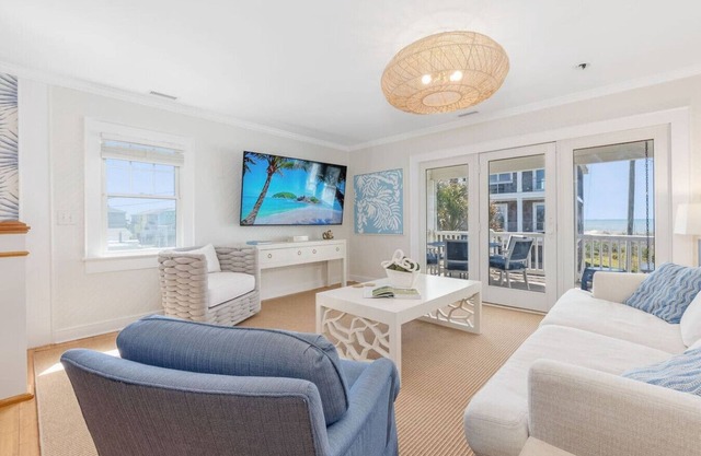 Family Fun~2nd Row Beach House w/Ocean Views
