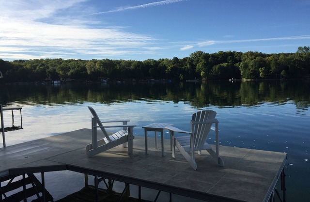 Family Fun on Crystal Lake Island - minutes to Road America, hiking, PGA Golf