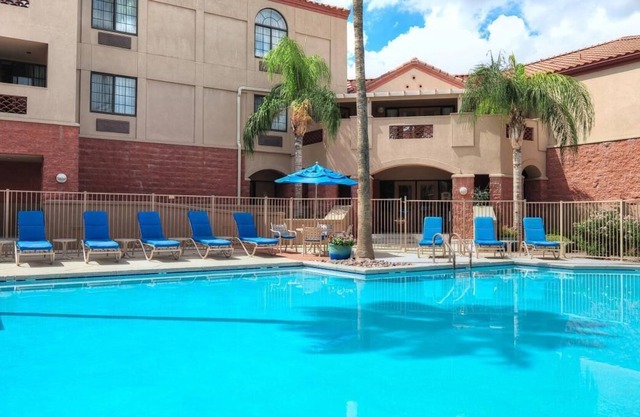 Family Getaway! 2 Awesome Units, Kitchen, Pool, Close to Pima Air Museum