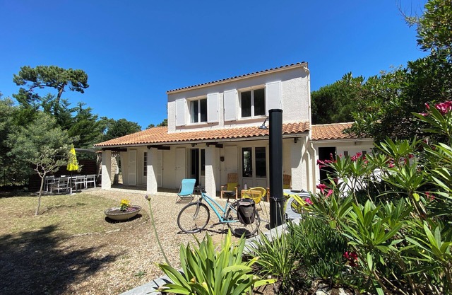 Family home 80 meters from the sea in a quiet neighborhood (3 stars)