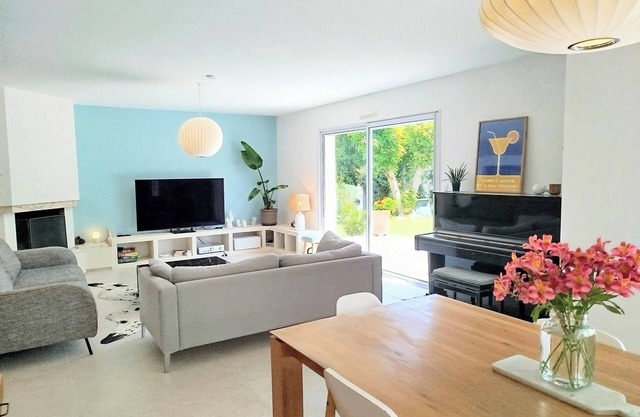 Family home close to all amenities and the beach