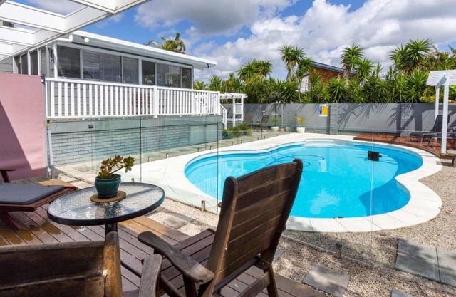 Family Home with Pool and Guest House