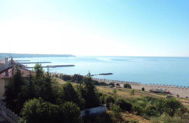 Family Hotel Lazuren Briag