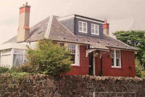 Family seaside home, easy access to Edinburgh