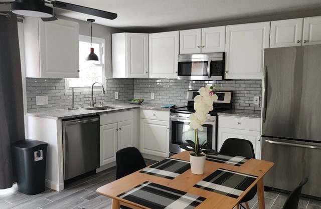 Family size townhouse with easy access to major highways, Rt 93 & 495.