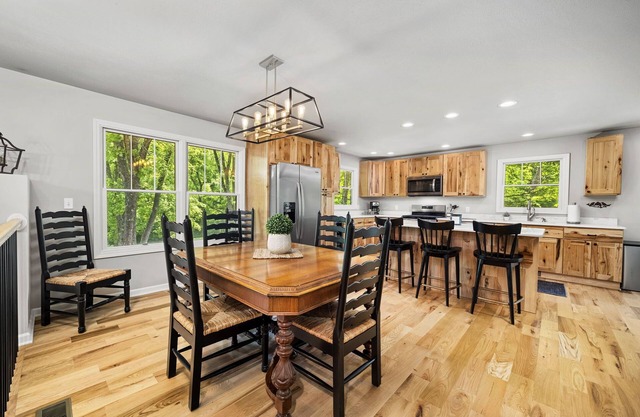 Family Stargazing Retreat Near Hiking