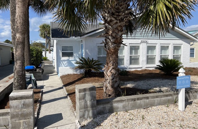 Family Vacation Beach Cottage ~ Across from the Beach