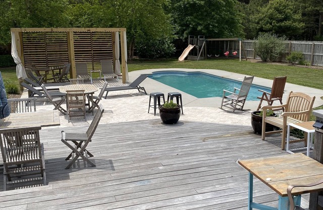 Family vacation retreat w/In-ground Pool with private Chesapeake Bay access!