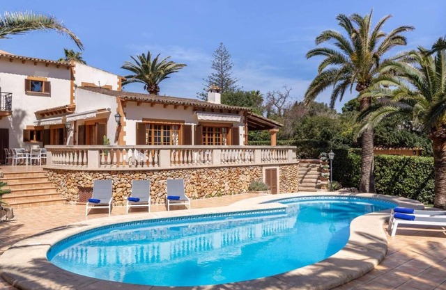 Family villa close to the sea.