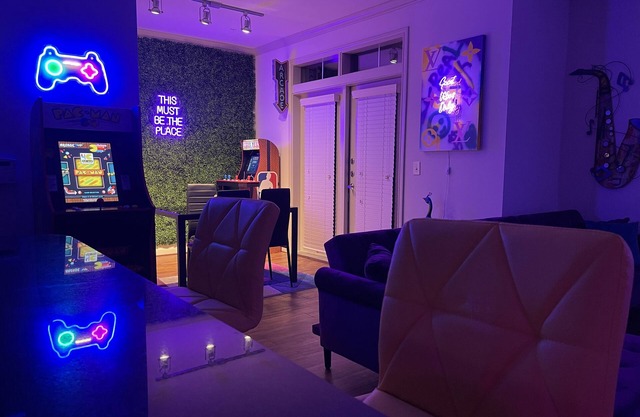 Fancy Purple Las Vegas Hotel Theme w/Arcade Games