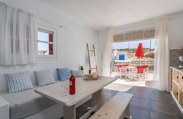 Fani Dream Suite 3nWaterfront luxurious Newly renovated Boat House max 5 persons