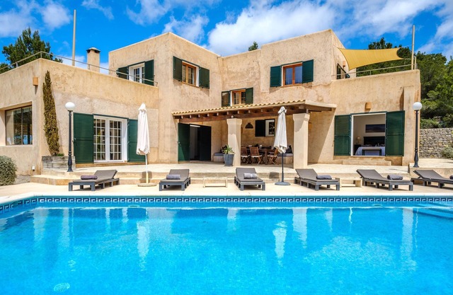 Fantastic Villa with Pool, Wi-Fi, Terrace, Garden and Sea View
