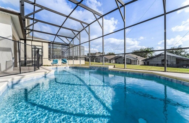Fantastic 4 Bedroom In Gated Community with Private Pool and Games Room Minutes to Disney