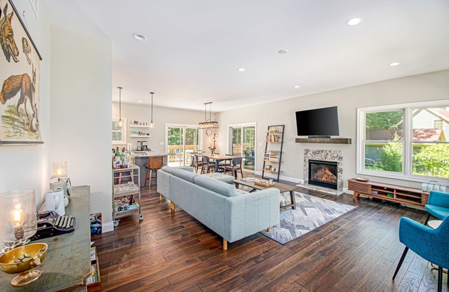 Fantastic family home near the lake with WiFi and large deck