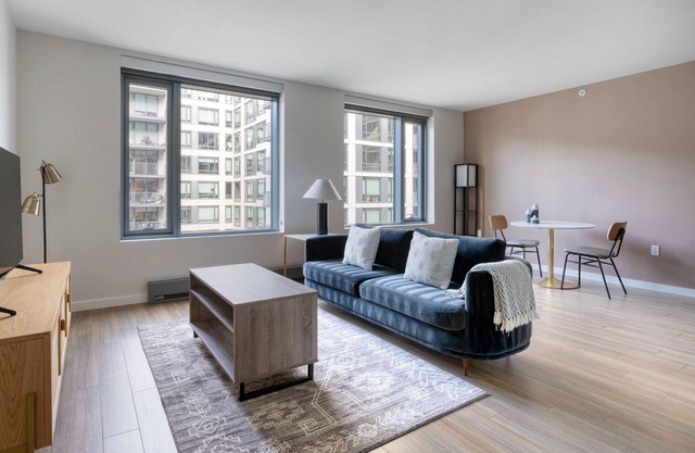 Fantastic Hayes Valley 1BR w/Concierge & Spa, nr Dining, by Blueground