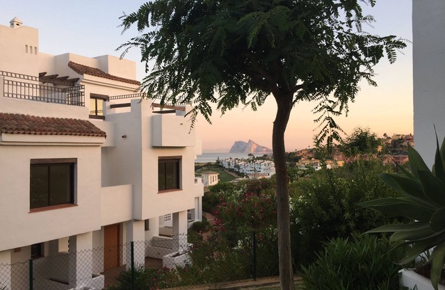 Fantastic holiday apartment with sea view on the best stretch of Costa del Sol