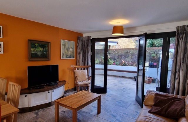 Fantastic Modern Home, Old Town Hastings