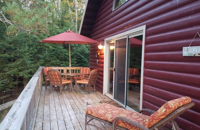Fantastic Sunset View, Privacy, Lakefront, Private Dock, Free WiFi, Cable-Mercer
