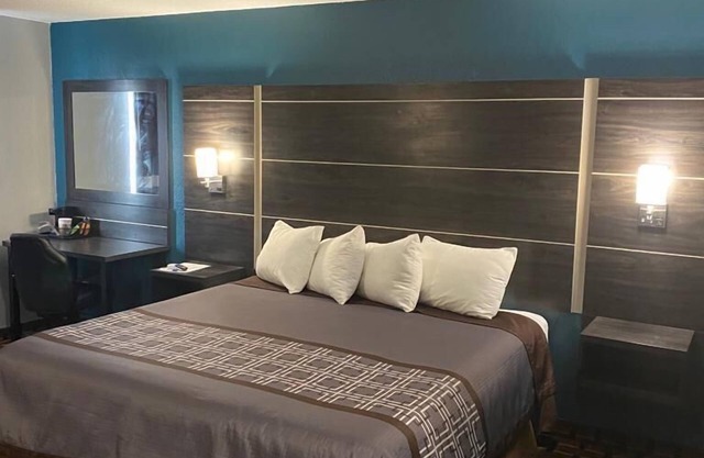 Faribault Hometown Inn & Suites