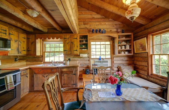 Farm cabin retreat at Kelly’s Jubilee
