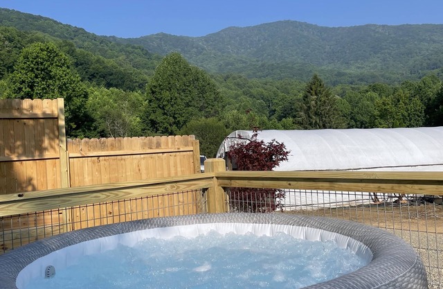 Farm Glamping @ The Sage Getaway RV