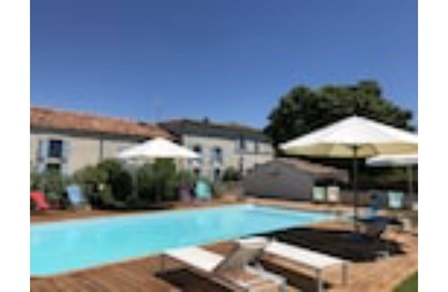Farmhouse apartment, heated swimming pool, garden - L'Etrille