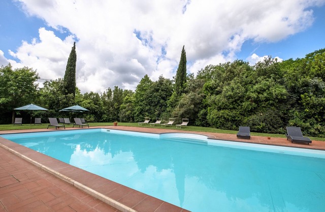 Farmhouse 'Rosaspina - Appartamento 4' with Shared Pool, Wi-Fi and Air Conditioning