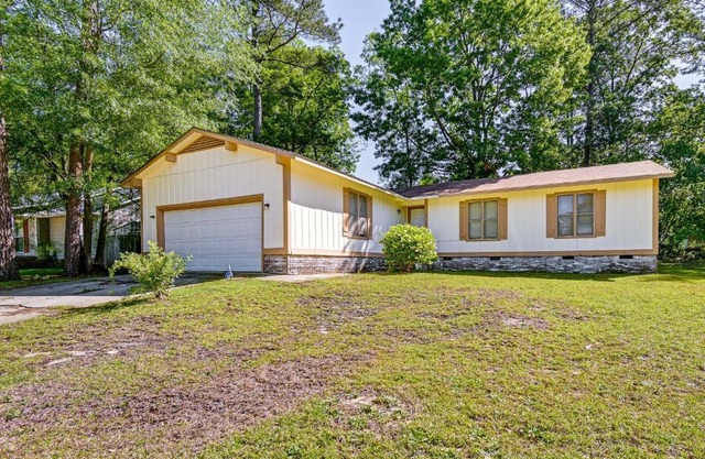 Fayetteville Vacation Rental with Yard!