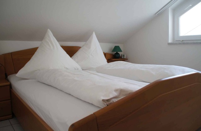 Ferienwohnung 1 mit ca. 50qm, 1 Schlafzimmer, für maximal 4 Personen