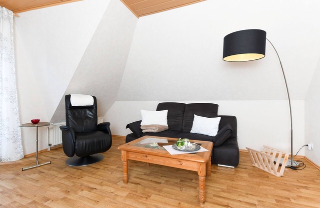 Ferienwohnung Andrea - Haus Wiesen- und Waldblick in Esens