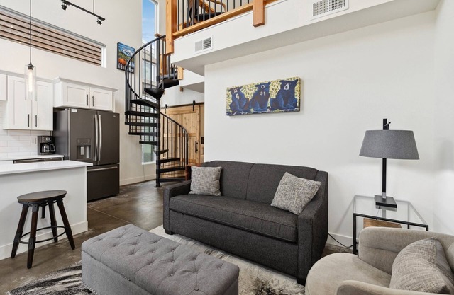 Festive Stays Available! Pet Friendly Quarry Unit! Community Amenities!