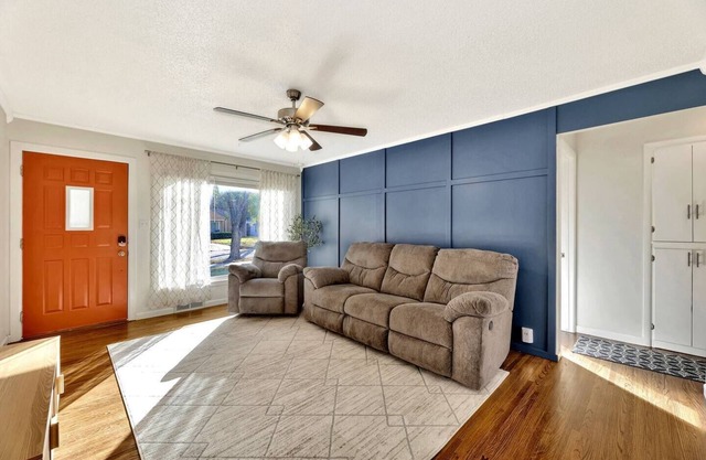 *Fido's Favorite* 2BD/1Bath ~Fully Fenced Retreat~