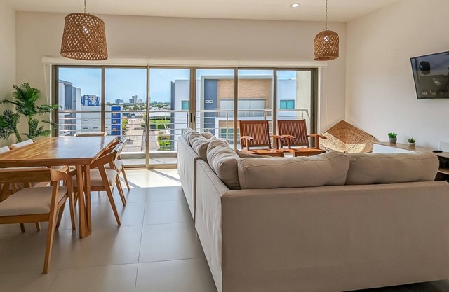 Find nature in our beautiful Condo, Pool, 5 minutes from the Beach