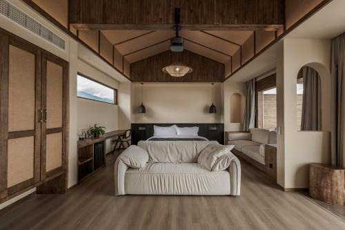 Finding a Coffee B&B with Free Time