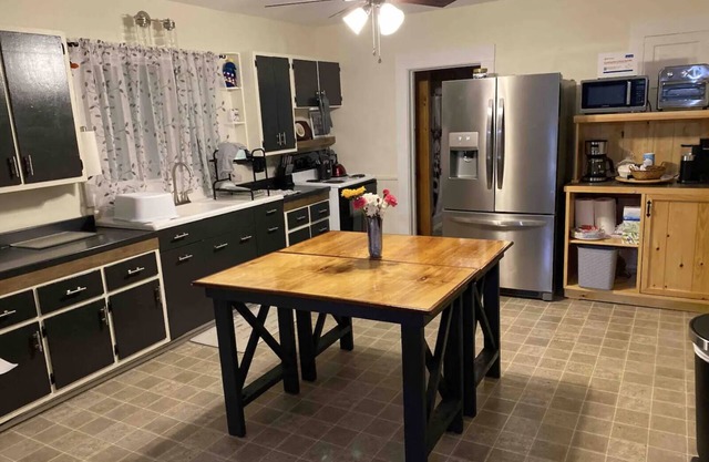 Finger Lakes Escape: Spacious 5-Bedroom Retreat in Canandaigua
