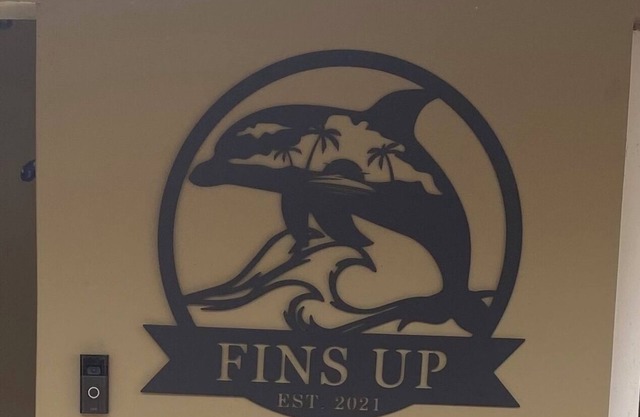FINS UP 3-bedroom 2 bath near beach house private pool,hot tub & outdoor kitchen