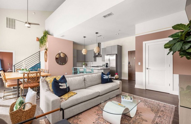 Fiora Loft by Vandy & Parthenon