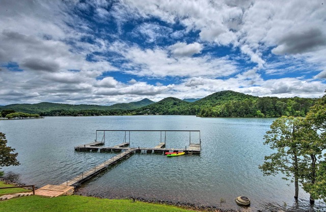 Fire Pit & Boat Dock: Lake Chatuge Townhome!
