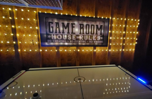 Fire Pit, Game Room, Pond Access!!