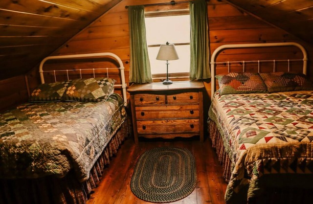 Firefly Cabin: 2-night minimum