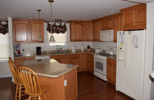 First Floor Duplex in Quiet TI