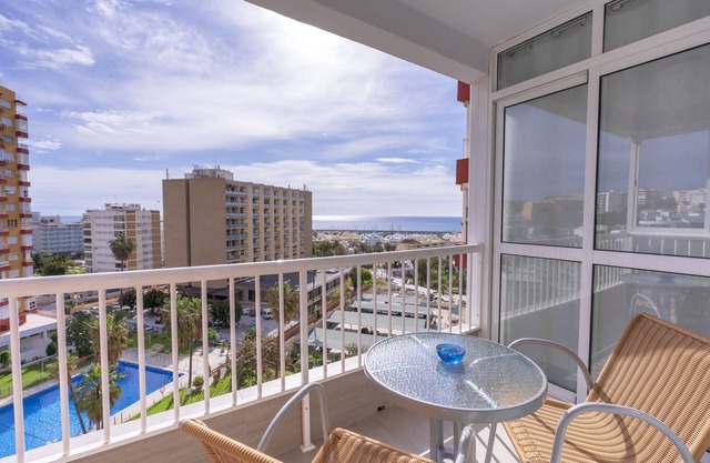 First line Beach, Pool, Puerto Marina.